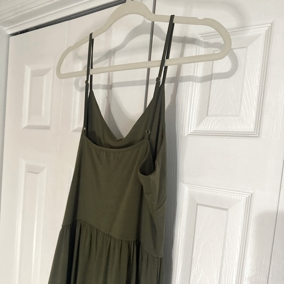 XL•Green Goddess Ruched Minimalist Dress with Pockets - Picture 12 of 16